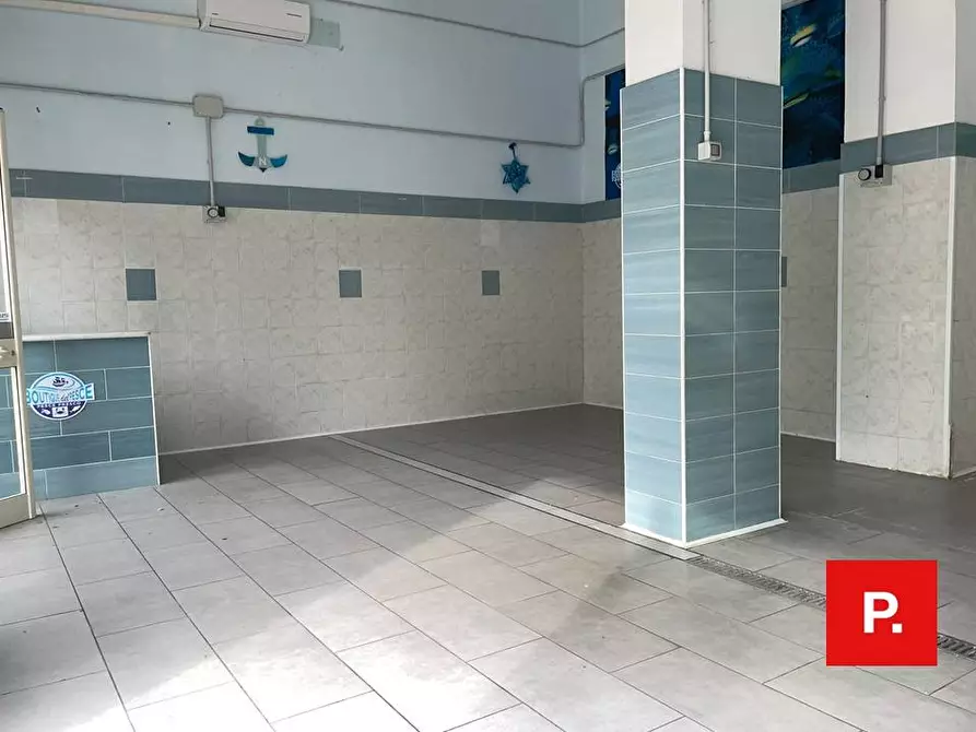 Immagine 9 di Locale commerciale in affitto  in via Ferrarecce a Caserta