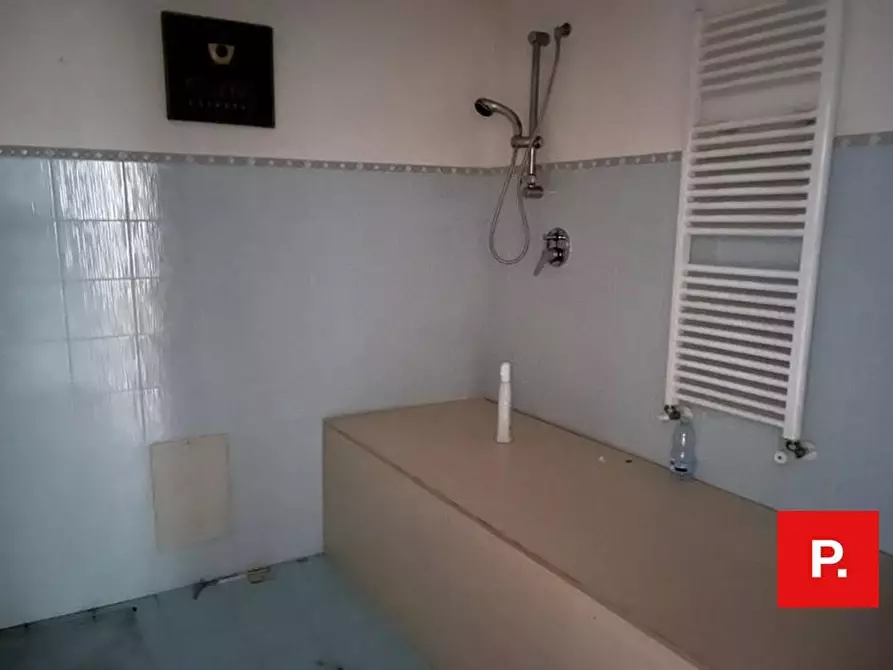 Immagine 16 di Appartamento in vendita  in via Ferrara a Caserta