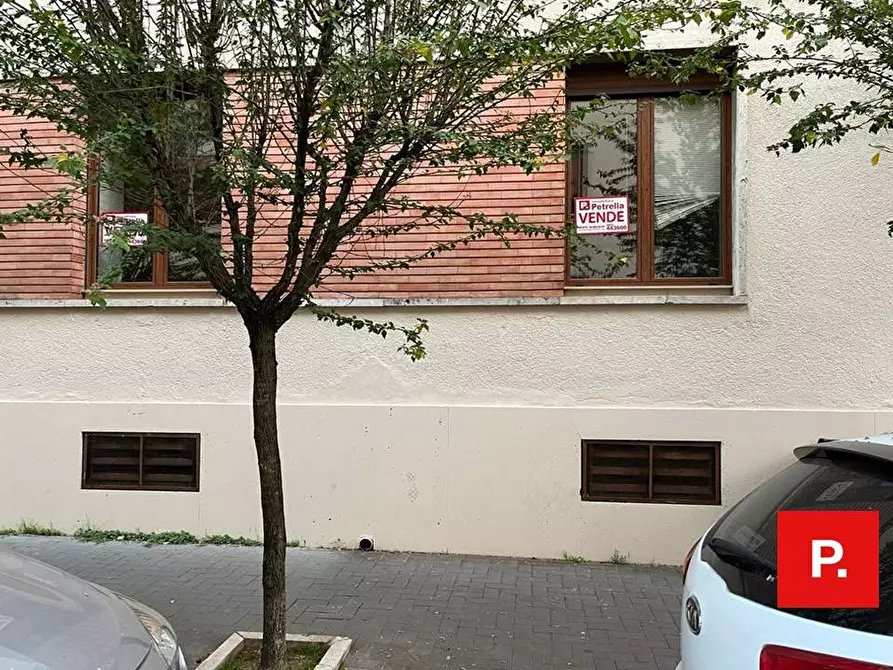 Immagine 2 di Appartamento in vendita  in via Ferrara a Caserta