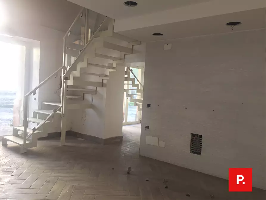 Immagine 11 di Locale commerciale in affitto  in via turati a Caserta