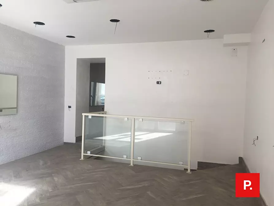 Immagine 9 di Locale commerciale in affitto  in via turati a Caserta