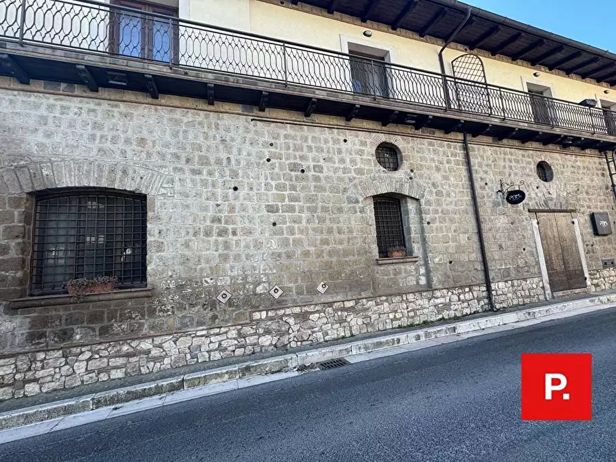 Immagine 1 di Locale commerciale in affitto  in via latina a Caiazzo