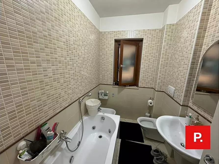 Immagine 13 di Appartamento in vendita  in via Marchesiello a Caserta