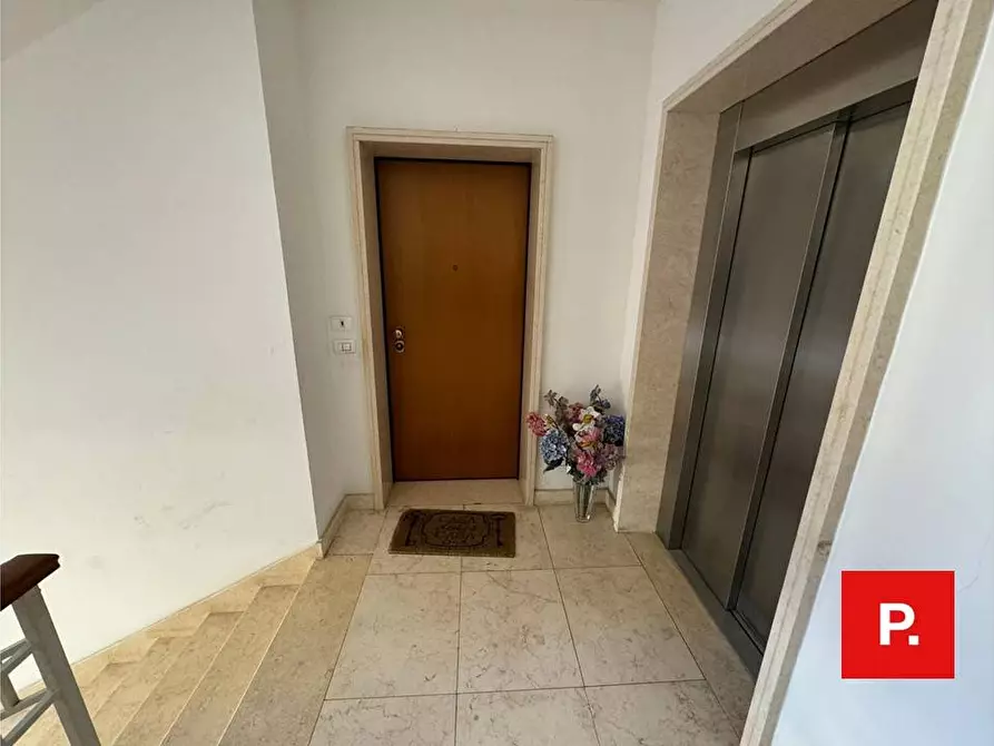 Immagine 15 di Appartamento in vendita  in via Marchesiello a Caserta