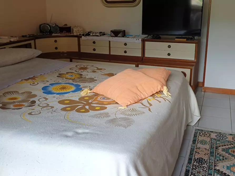 Immagine 6 di Appartamento in vendita  a Folignano