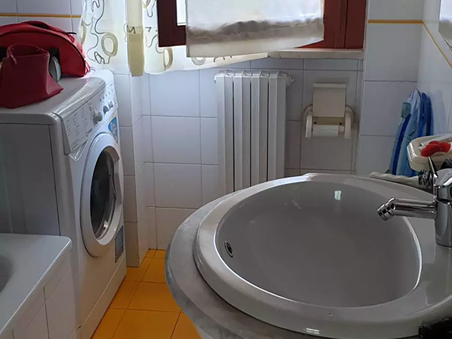 Immagine 10 di Appartamento in vendita  a Folignano