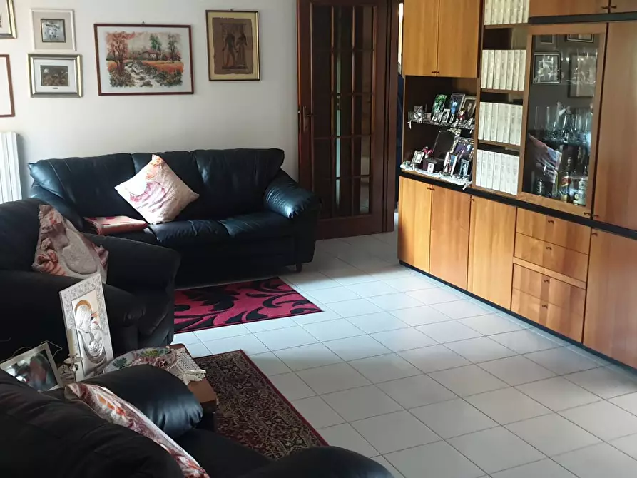 Immagine 4 di Appartamento in vendita  a Folignano