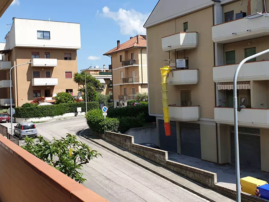 Immagine 12 di Appartamento in vendita  a Folignano