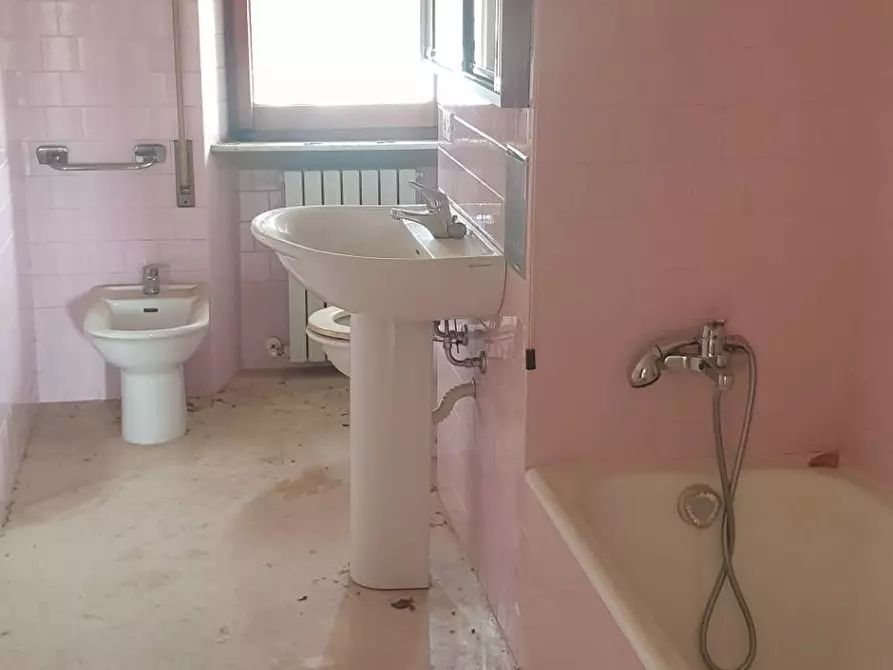 Immagine 13 di Appartamento in vendita  a Ascoli Piceno
