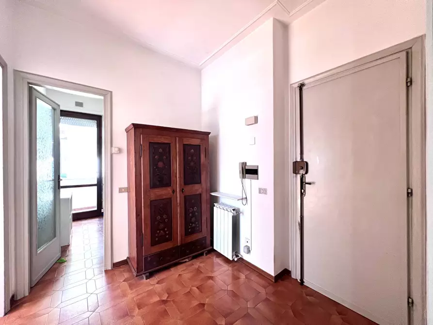 Immagine 21 di Appartamento in vendita  in Buonarroti a Viareggio