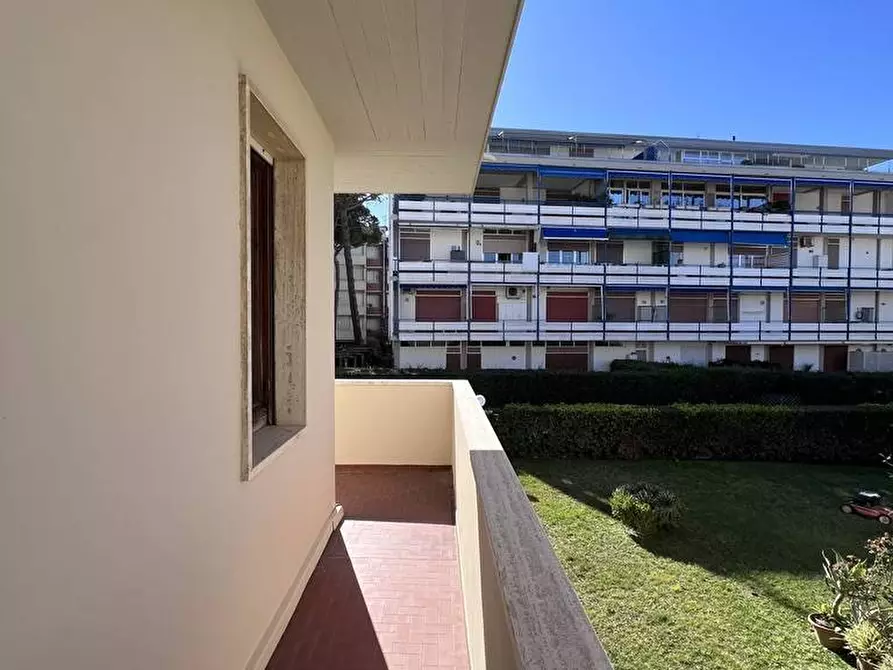 Immagine 23 di Appartamento in vendita  in Buonarroti a Viareggio