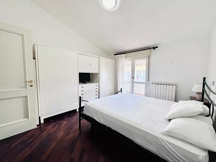 Immagine 9 di Appartamento in vendita  in Via Monte Gabberi a Viareggio