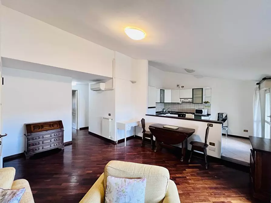 Immagine 3 di Appartamento in vendita  in Via Monte Gabberi a Viareggio