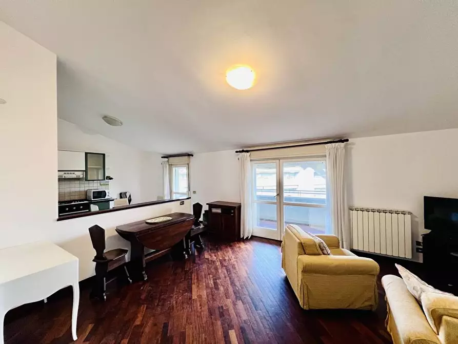 Immagine 4 di Appartamento in vendita  in Via Monte Gabberi a Viareggio