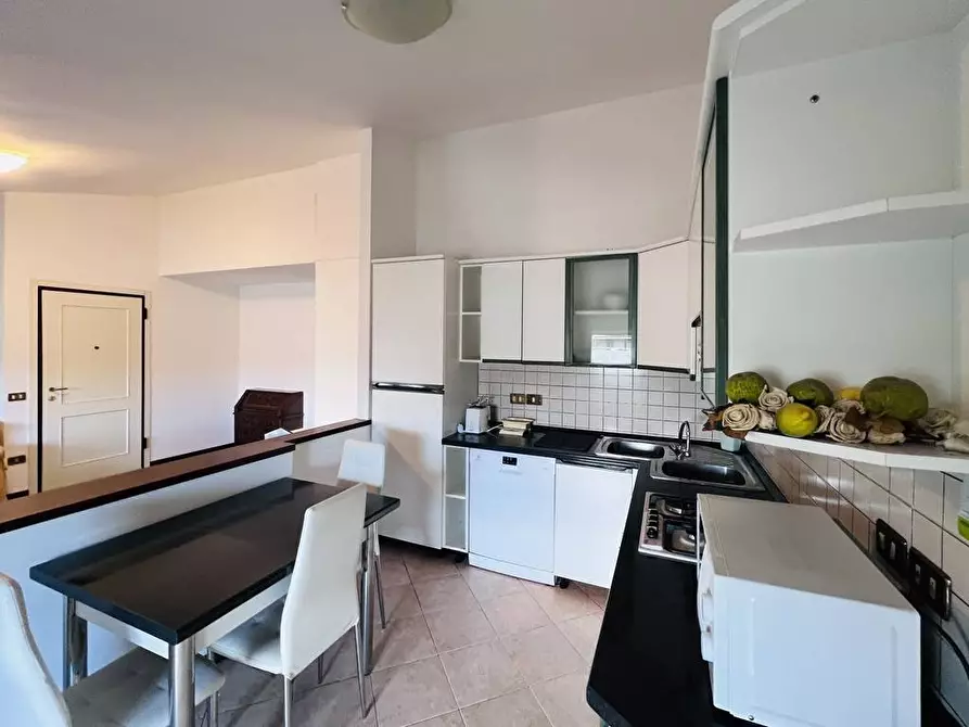 Immagine 5 di Appartamento in vendita  in Via Monte Gabberi a Viareggio