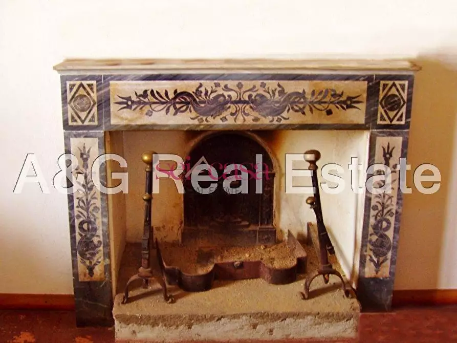 Immagine 5 di Palazzo in vendita  a Scansano