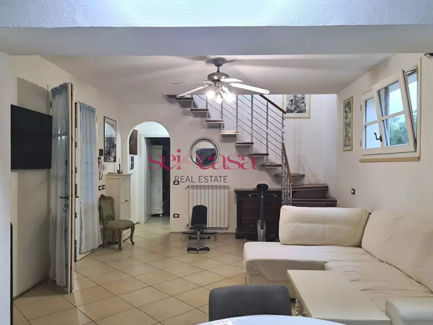 Immagine 2 di Villa in vendita  a Scarlino