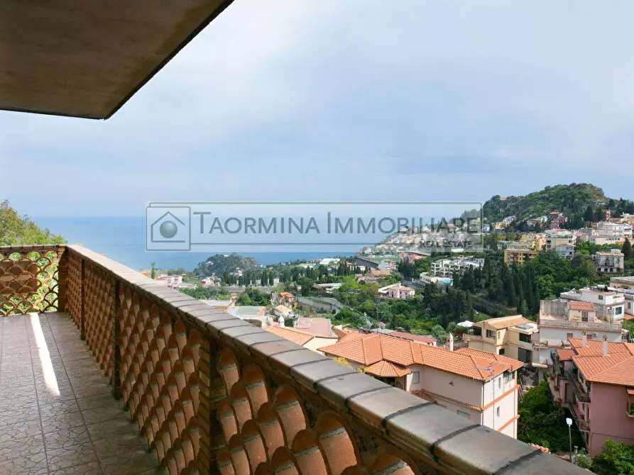 Immagine 1 di Appartamento in vendita  in via D.H. Lawrence a Taormina