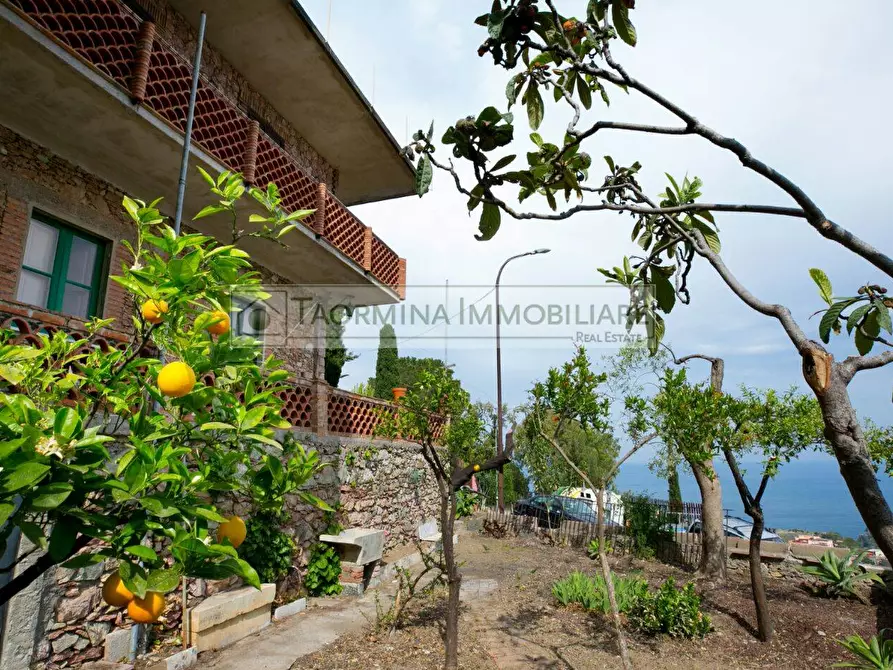 Immagine 1 di Villa in vendita  in via D. H. Lawrence a Taormina