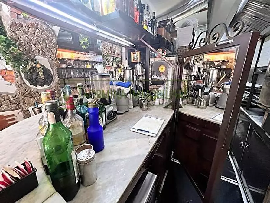 Immagine 9 di Negozio in affitto  in Piazza Sant'Antonio Abate a Taormina