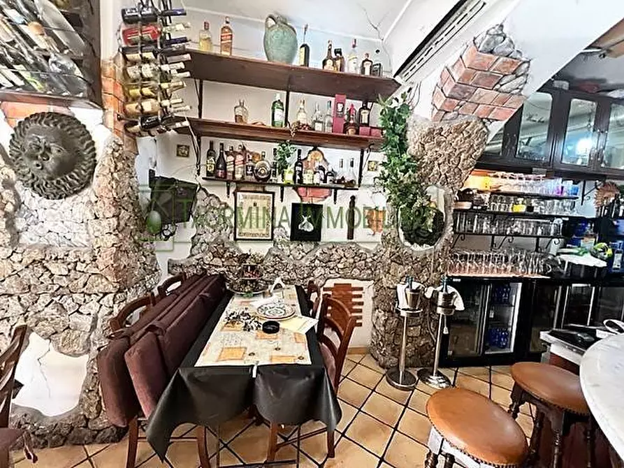 Immagine 6 di Negozio in affitto  in Piazza Sant'Antonio Abate a Taormina