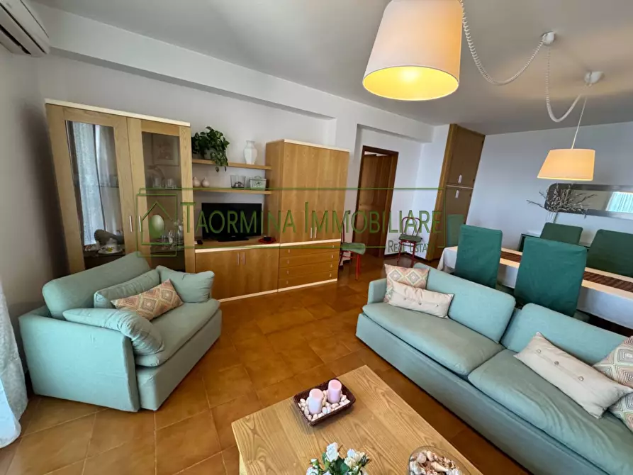 Immagine 2 di Appartamento in vendita  in Via Gaetano Martino a Taormina