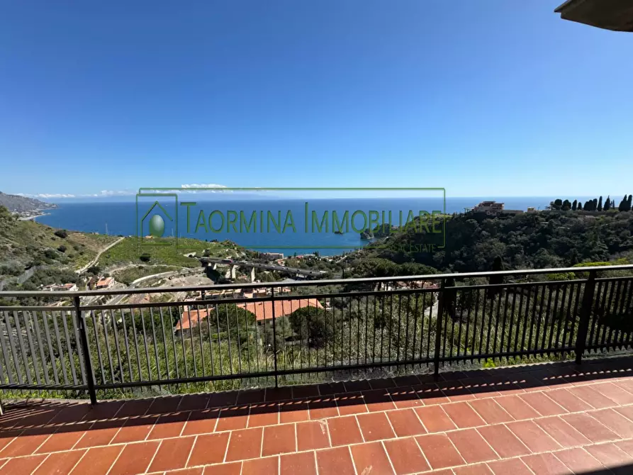Immagine 8 di Appartamento in vendita  in Via Gaetano Martino a Taormina