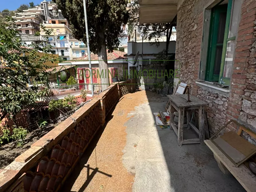 Immagine 24 di Villa in vendita  in via D. H . Lawrence a Taormina
