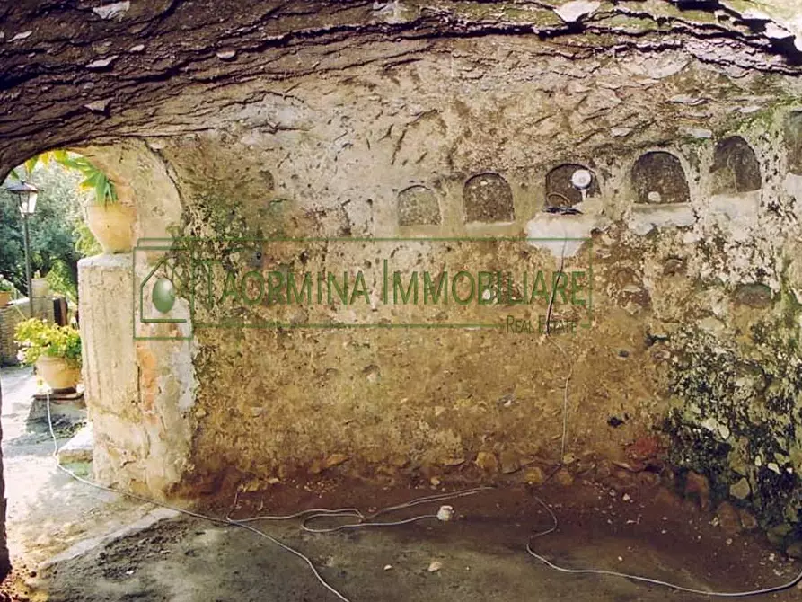 Immagine 30 di Villa in vendita  in via Luigi Pirandello a Taormina