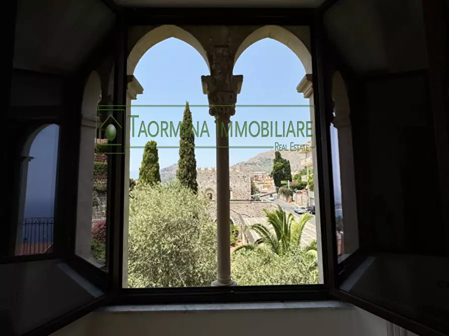 Immagine 16 di Albergo/B&B/Residence in vendita  in via circonvallazione a Taormina