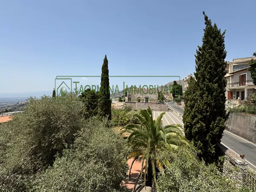 Immagine 18 di Albergo/B&B/Residence in vendita  in via circonvallazione a Taormina