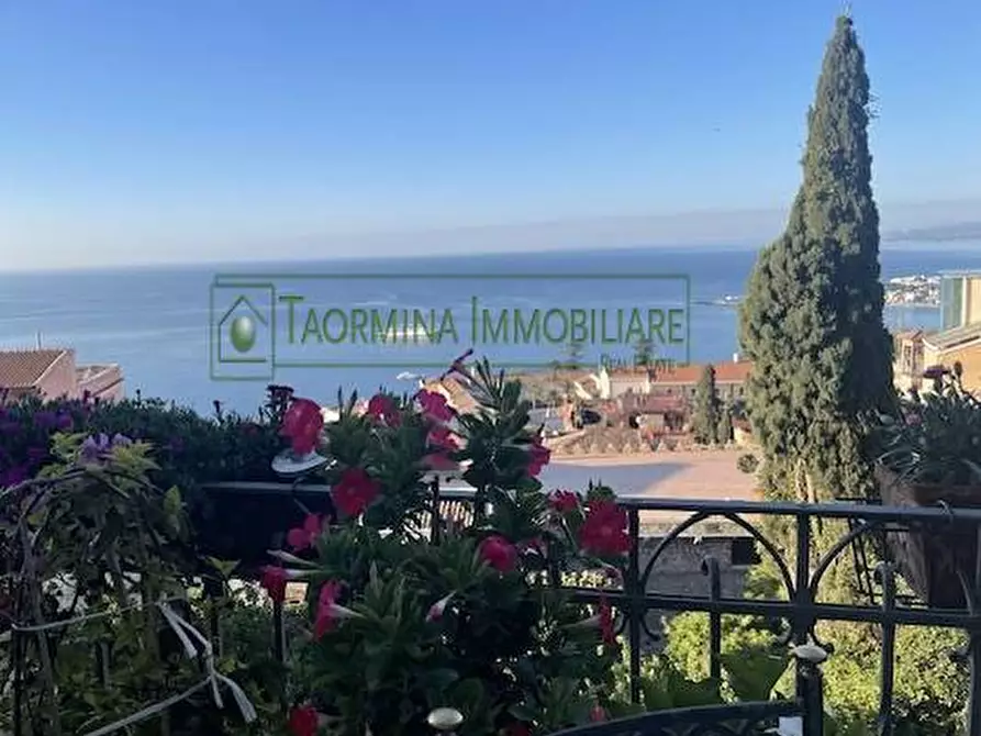 Immagine 1 di Albergo/B&B/Residence in vendita  in via circonvallazione a Taormina