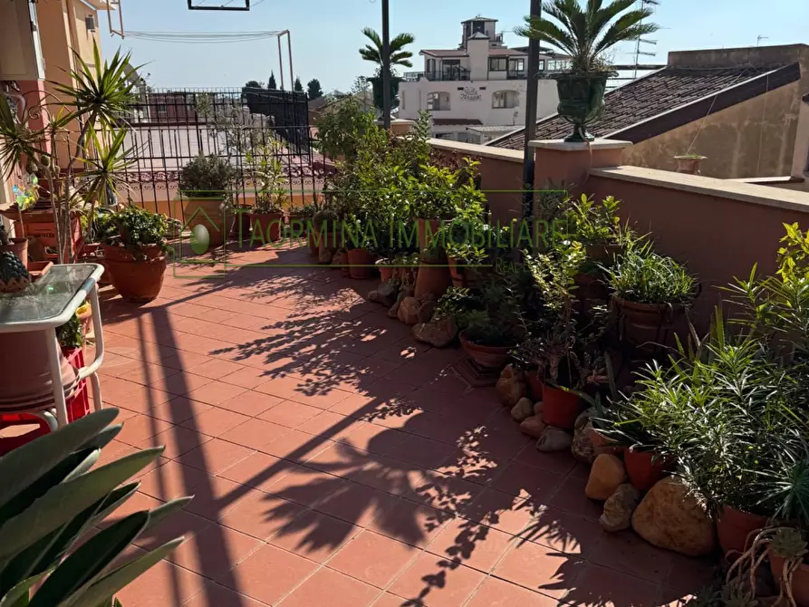 Immagine 30 di Appartamento in vendita  in Via Calapitrulli a Taormina