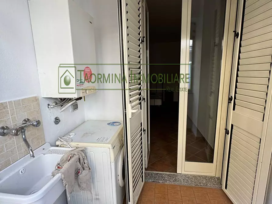 Immagine 15 di Appartamento in vendita  in Via Colajanni a Taormina