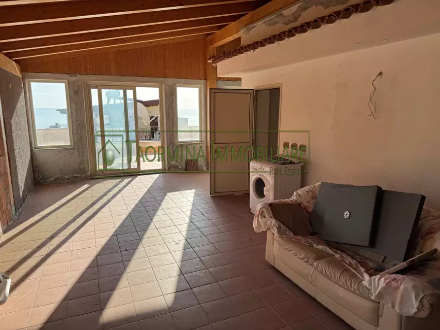 Immagine 6 di Camera in vendita  in Via Colajanni a Taormina