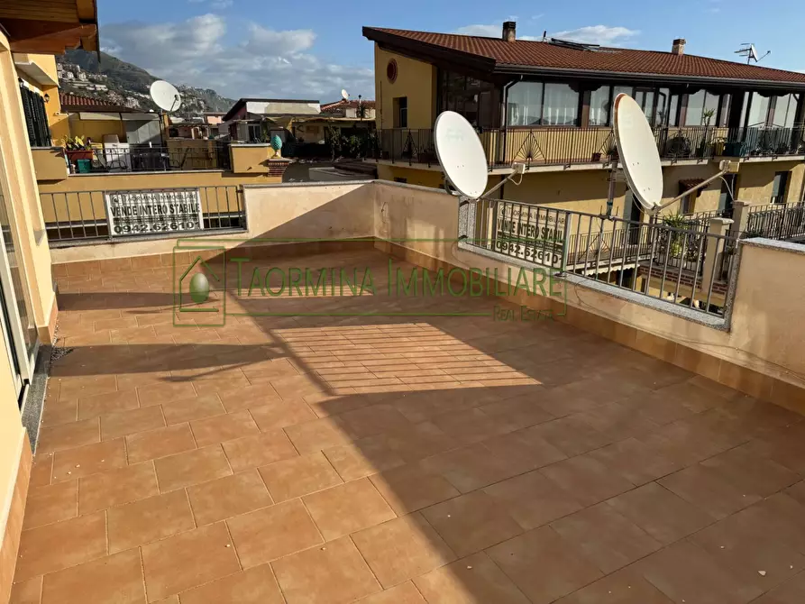 Immagine 8 di Camera in vendita  in Via Colajanni a Taormina