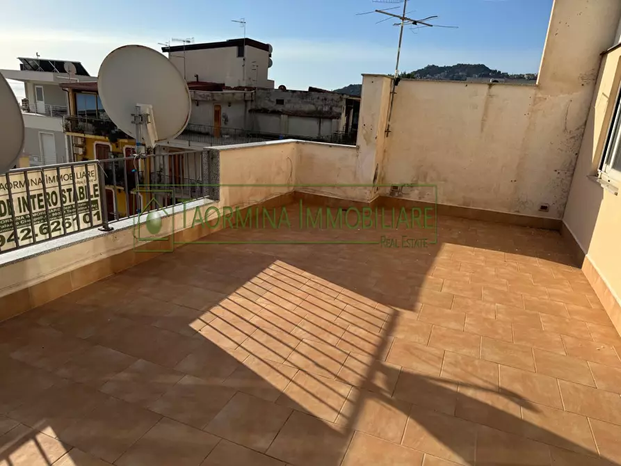Immagine 9 di Camera in vendita  in Via Colajanni a Taormina