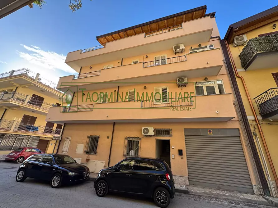 Immagine 20 di Appartamento in vendita  in Via Colajanni a Taormina