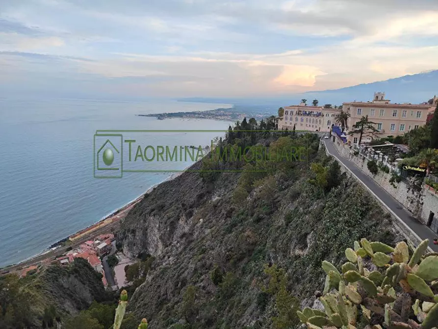 Immagine 5 di Appartamento in vendita  in Corso Umberto a Taormina