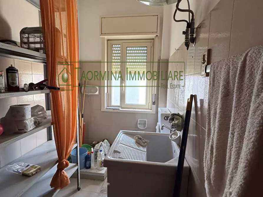 Immagine 12 di Appartamento in vendita  in Corso delle Province a Gaggi