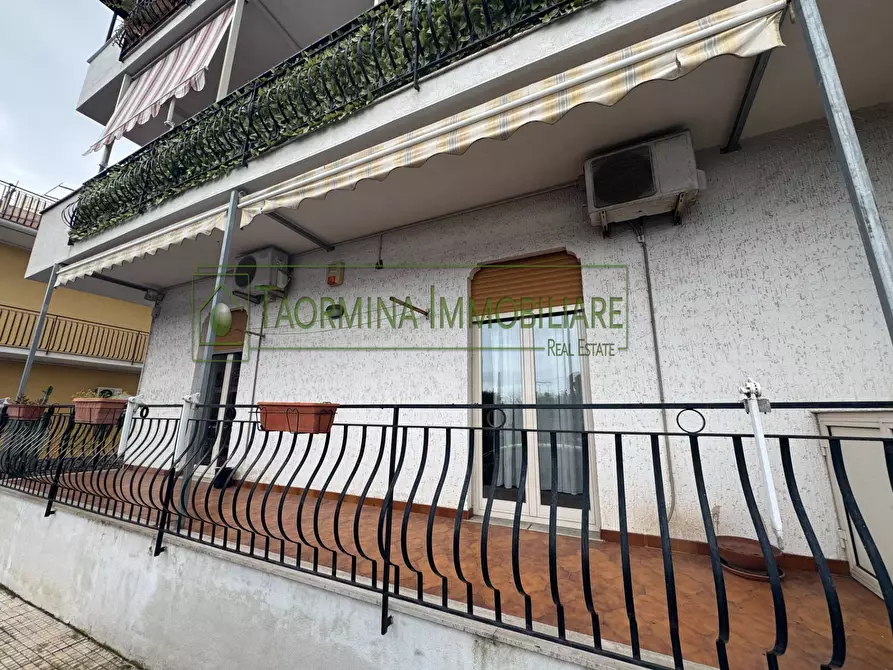 Immagine 2 di Appartamento in vendita  in Via Venezia a Giardini-Naxos