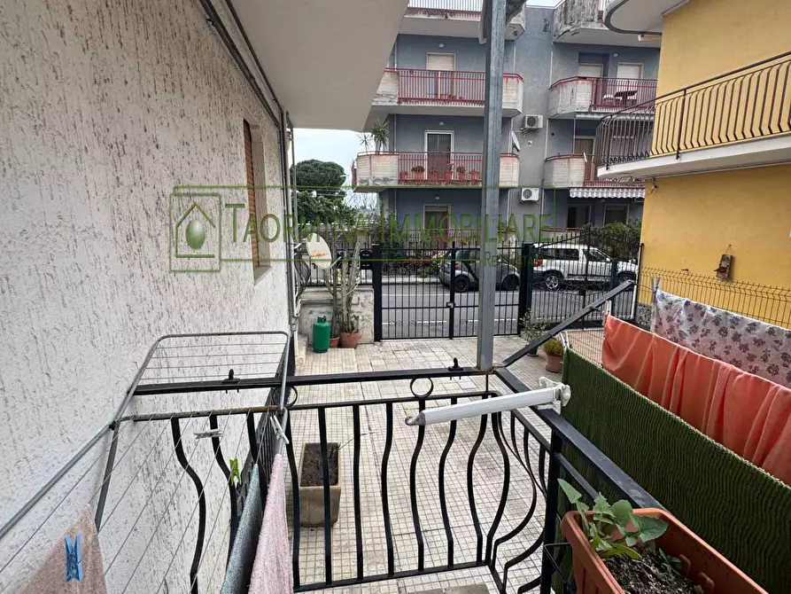 Immagine 5 di Appartamento in vendita  in Via Venezia a Giardini-Naxos