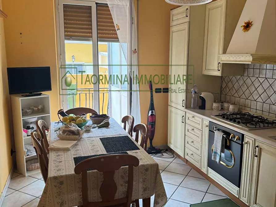 Immagine 11 di Appartamento in vendita  in Via Venezia a Giardini-Naxos