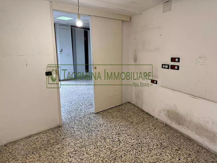 Immagine 8 di Ufficio in affitto  in Via Leonardo Da Vinci a Taormina