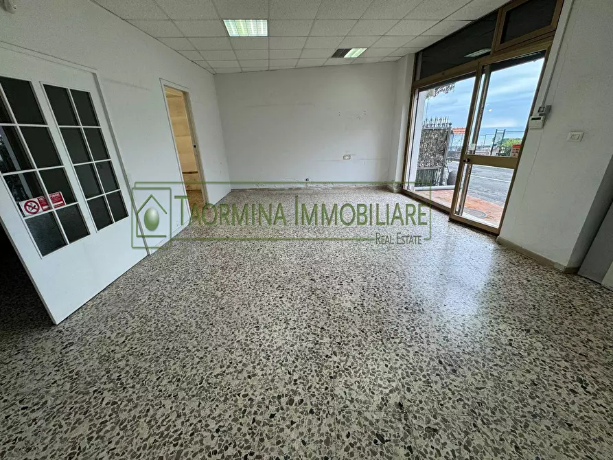 Immagine 10 di Ufficio in affitto  in Via Leonardo Da Vinci a Taormina