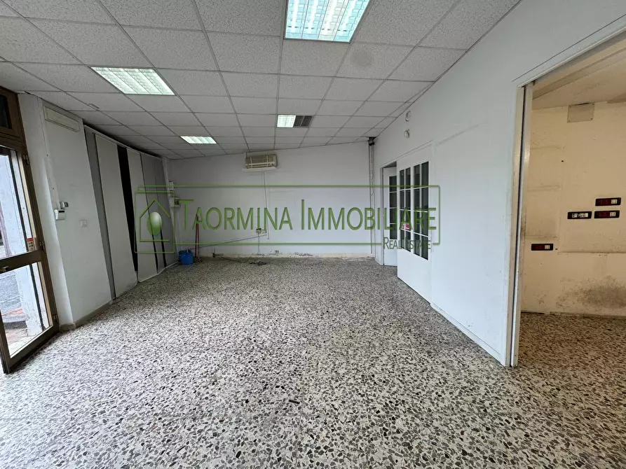 Immagine 13 di Ufficio in affitto  in Via Leonardo Da Vinci a Taormina