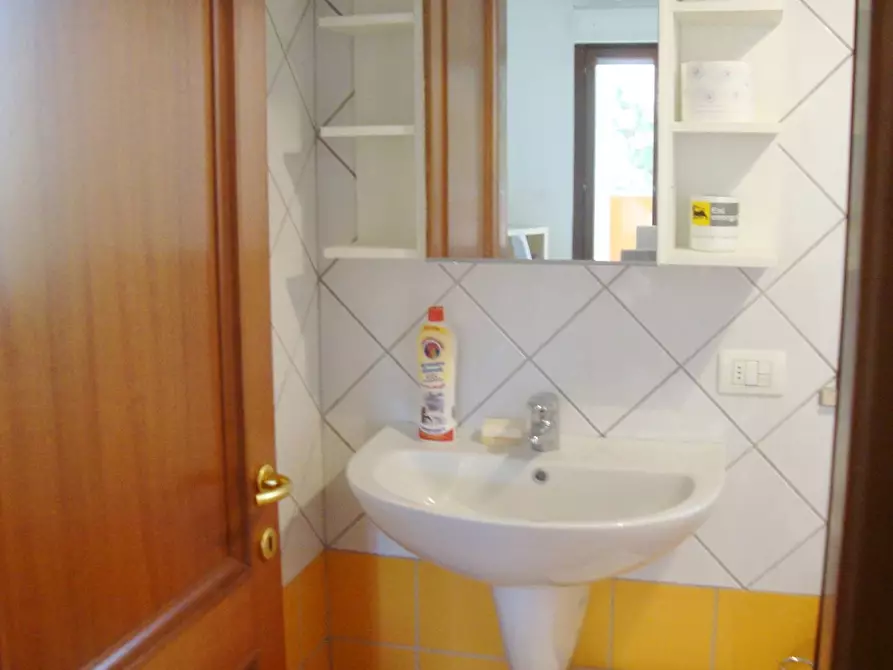 Immagine 24 di Appartamento in affitto  in Via Alessandro Volta a Santa Marinella