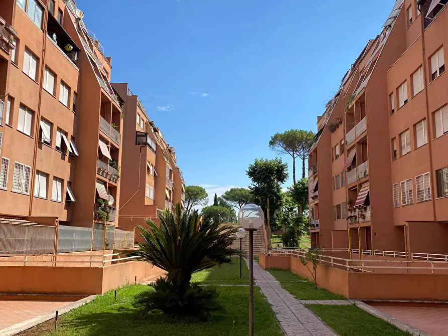 Immagine 1 di Appartamento in vendita  in via tazio nuvolari a Roma