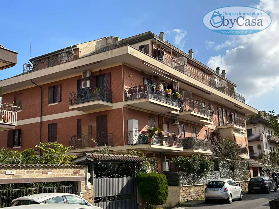 Immagine 1 di Appartamento in vendita  in Via Mendicino a Roma