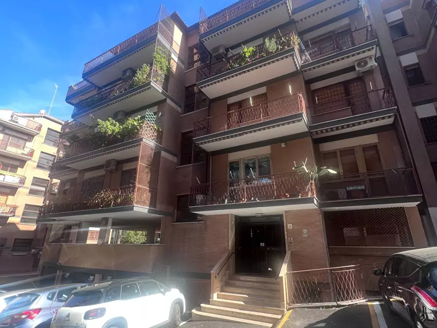 Immagine 1 di Appartamento in vendita  in Via Carlo Perrier a Roma
